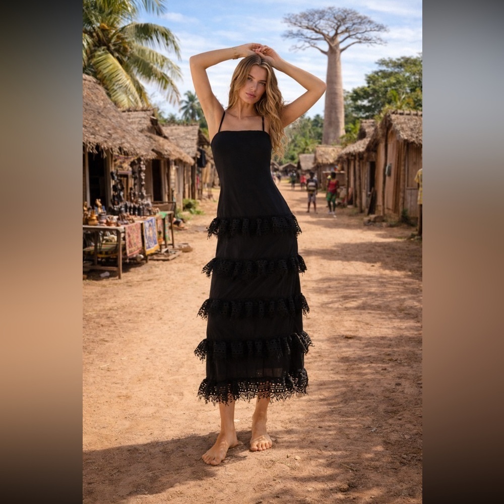 πRAREπ Anthropologie NWT Peixoto Tessa Eyelet Tiered Maxi Dress size M. - Picture 4 of 11